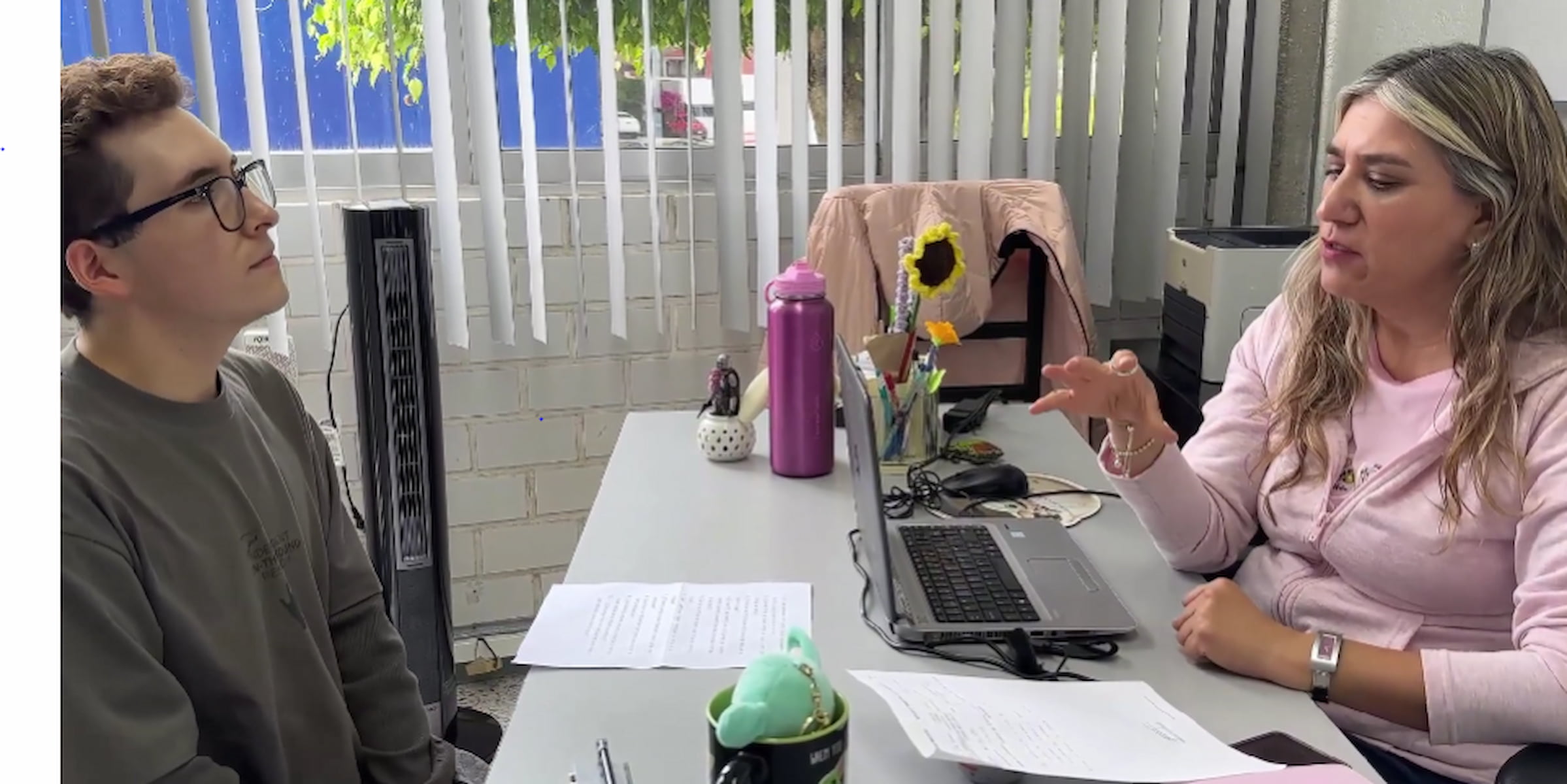 La maestra Norma Sánchez, encargada del área de Servicio Social de la Universidad Madero, comparte los detalles del proceso y la experiencia formativa que viven los estudiantes.